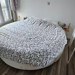 Le Faust Apartment *