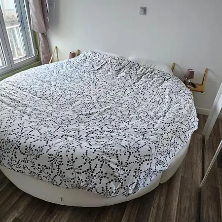 Le Faust Apartment *